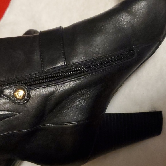 Leather ankle boots - Picture 3 of 4